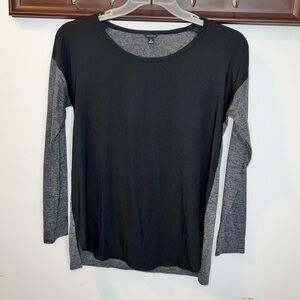 Ann Taylor Black and Gray Ladies Top Size Small